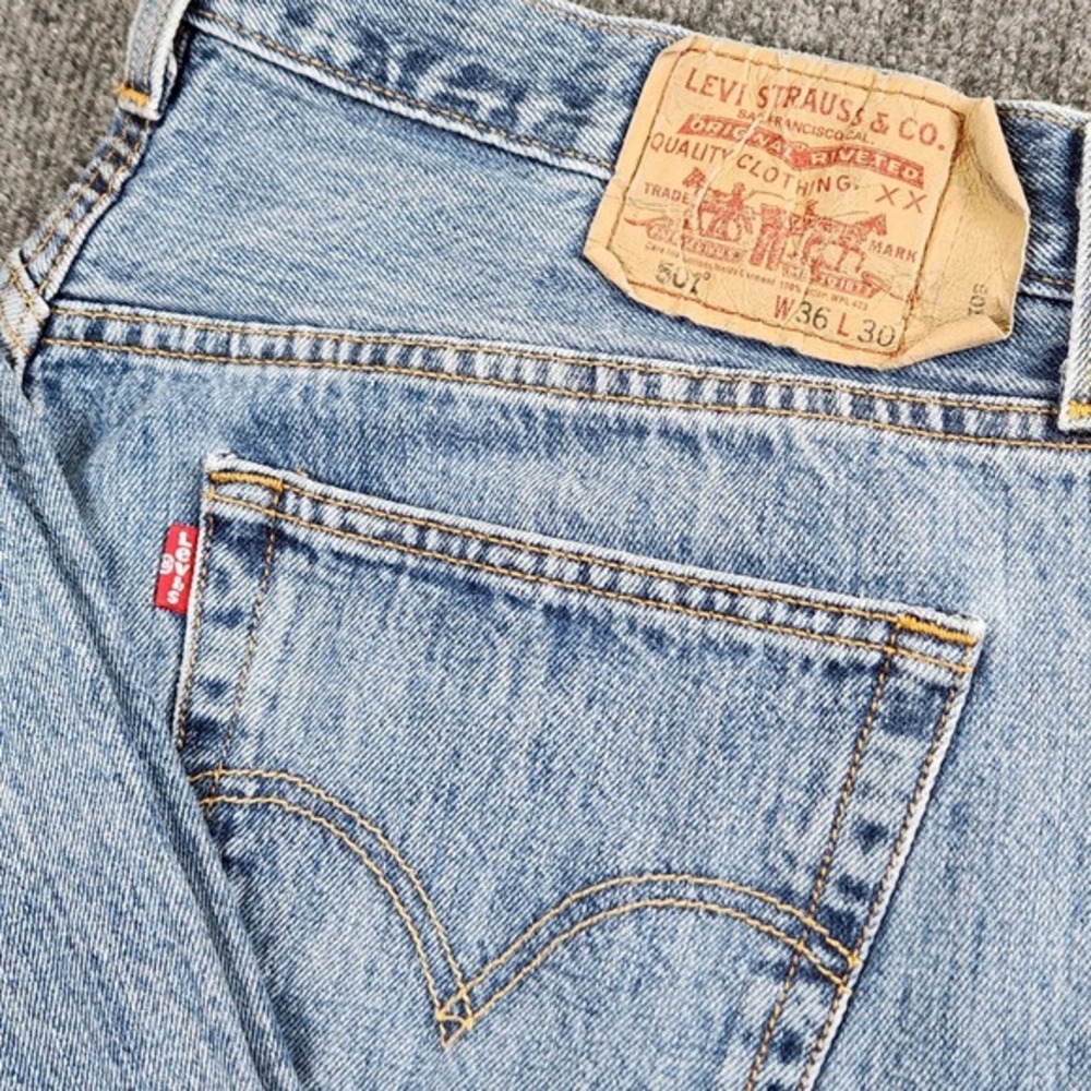 Levis 501 Mens 36x30 Straight Fit Denim Blue Jeans‎ Button Fly READ